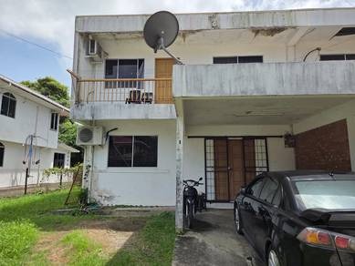 Semi detached house in Batu Arang, Labuan